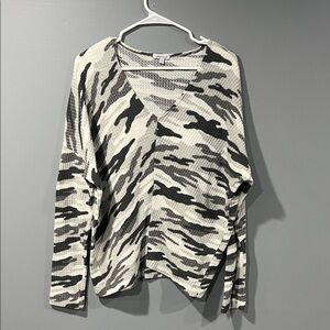 WHITE BIRCH Black and White V-Neck Sweater